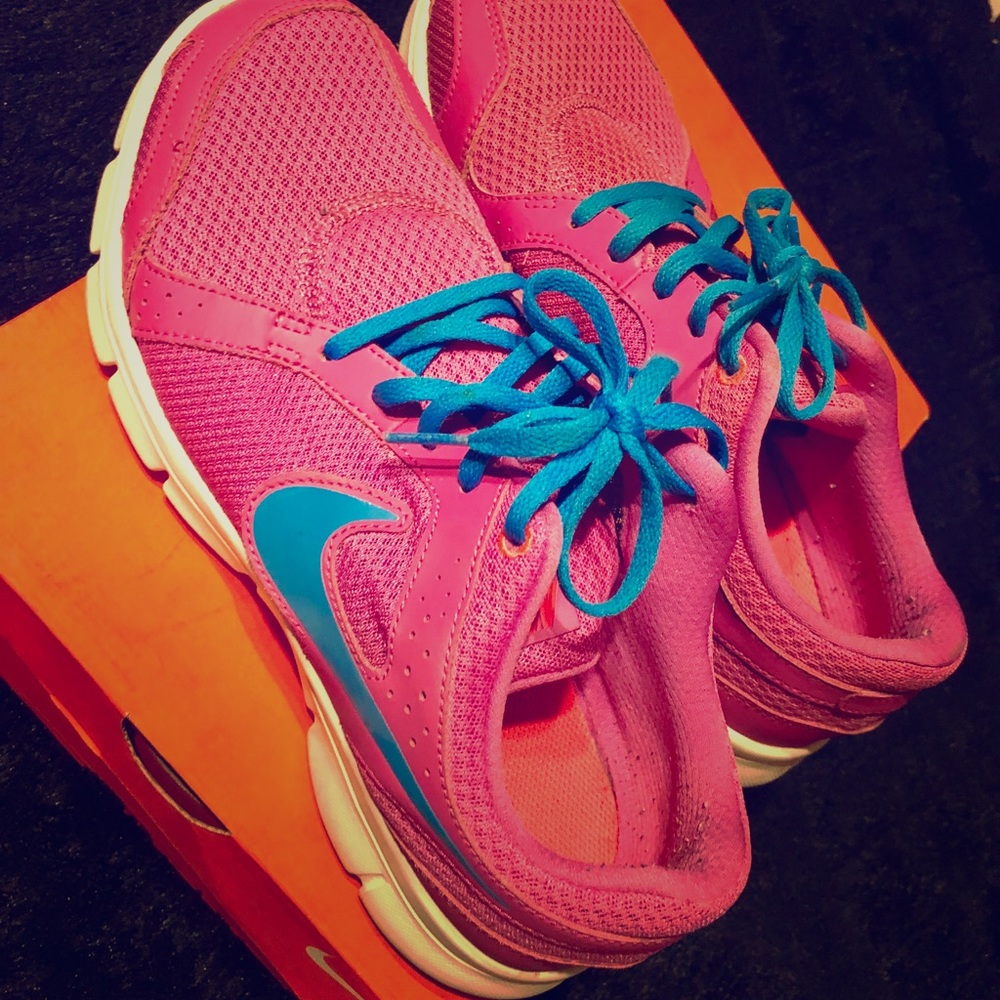 Nike flex women’s shoes
